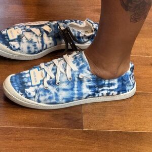 NWT TIME & TRU Blue Tie-Dye Canvas Sneakers